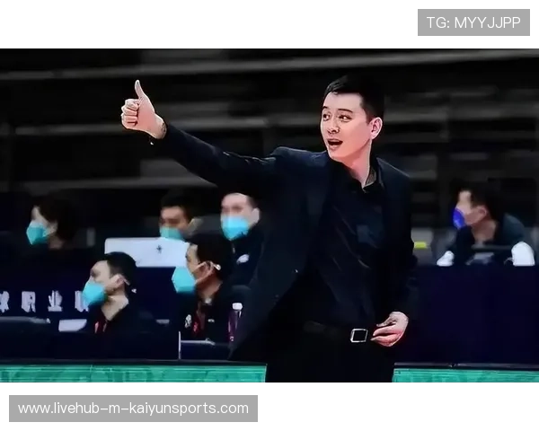 杨鸣称质疑不断 球员们全力拼搏，杨鸣精彩集锦